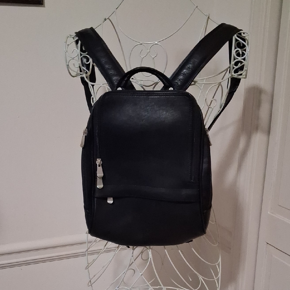 Le Donne Stylish Black Leather Backpack
